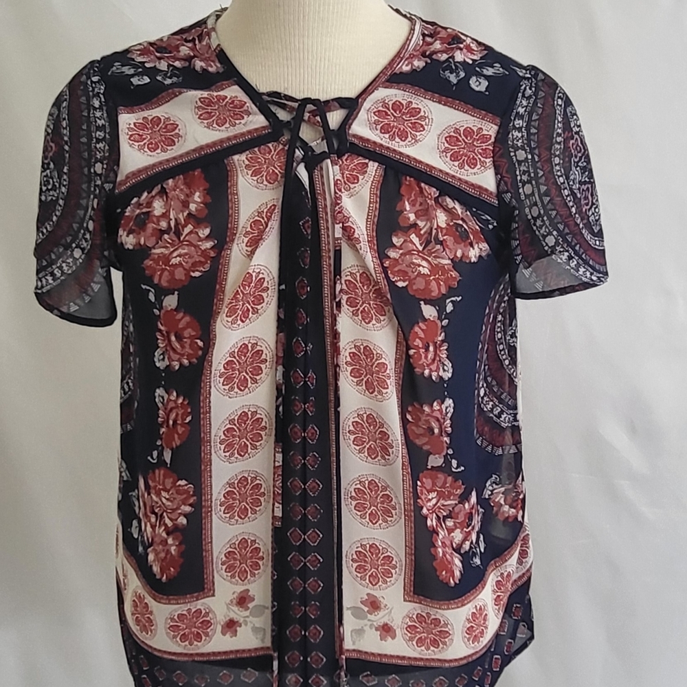 Artesia Top Tunic Womens Med Short Sleeve Scoop Neck Flower Print Blouse